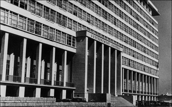 Building-Administration 1953 © Malick MBOW